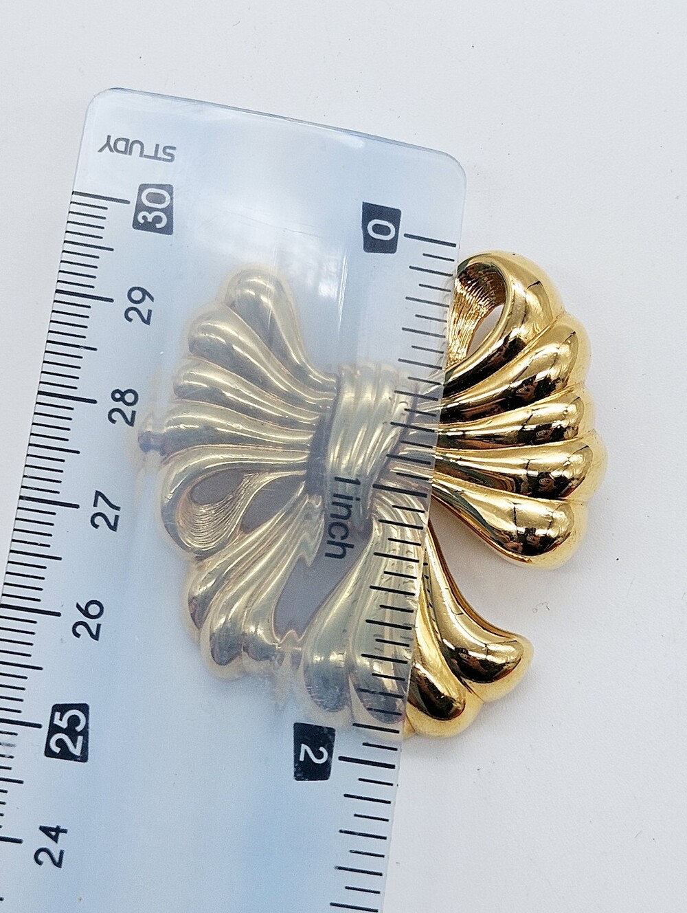 MONET | vintage gold tone bow brooch - Picture 4 of 4